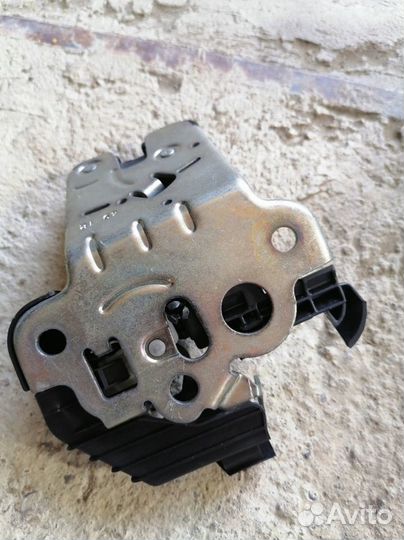 Замок багажника задний Audi A1 8X 1.4 caxd 2013