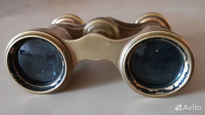 Старинный бинокль с перламутром