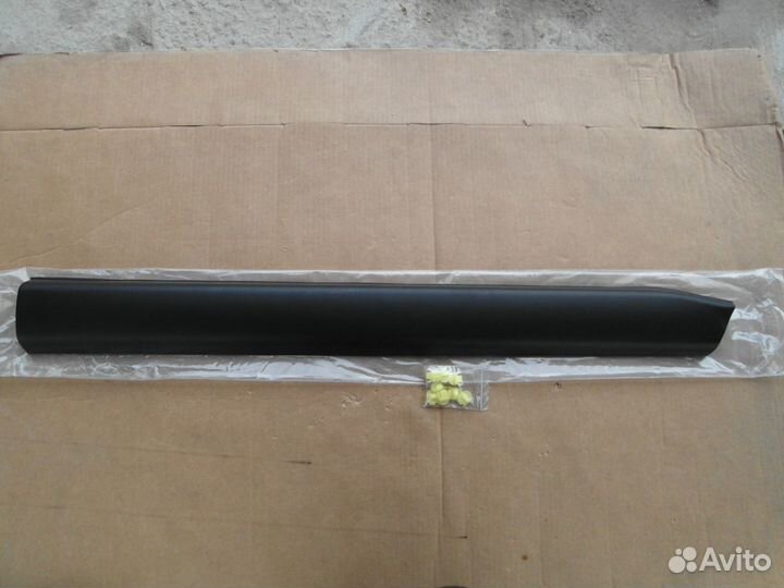 Молдинг двери передней правой Nissan X-Trail T31