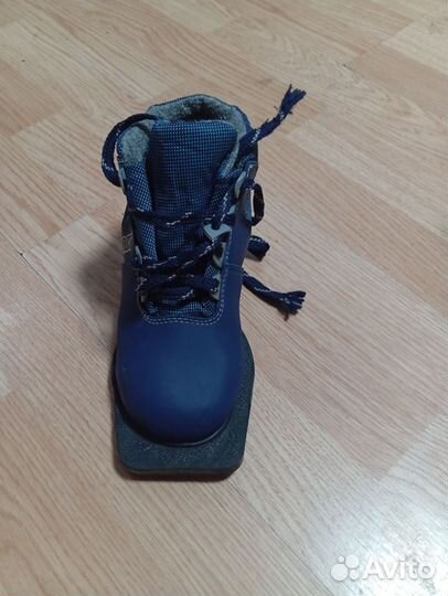 Лыжные ботинки
