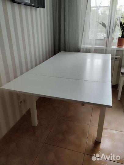 Стол IKEA бьюрста