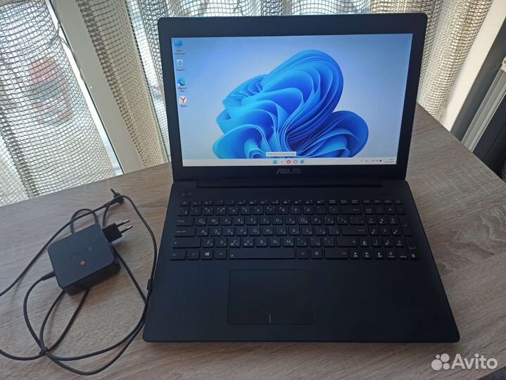 Ноутбук Asus Intel/SSD 256/8Gb