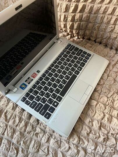 Sony vaio YB3q1r, AMD E450 1.6ghz X2/2gb ram (4gb)