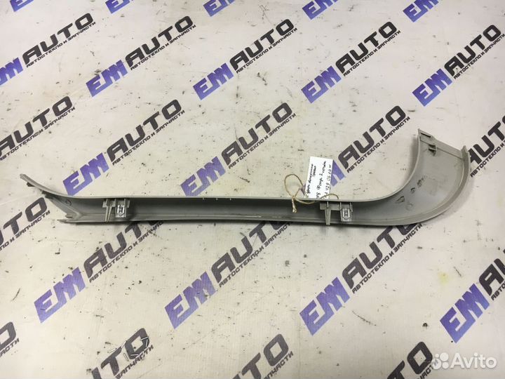 Обшивка двери багажника правая Форд Фокус 2