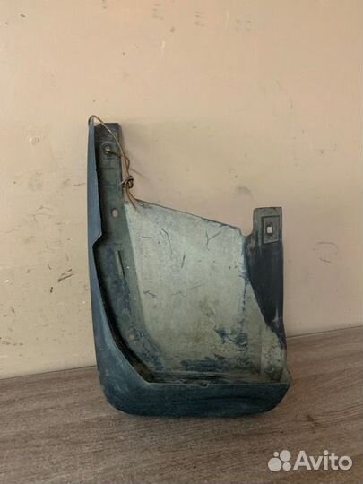 Брызговик задний левый CRV 3