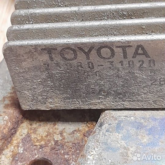 Блок управления топливным насосом Lexus Gs 300 350