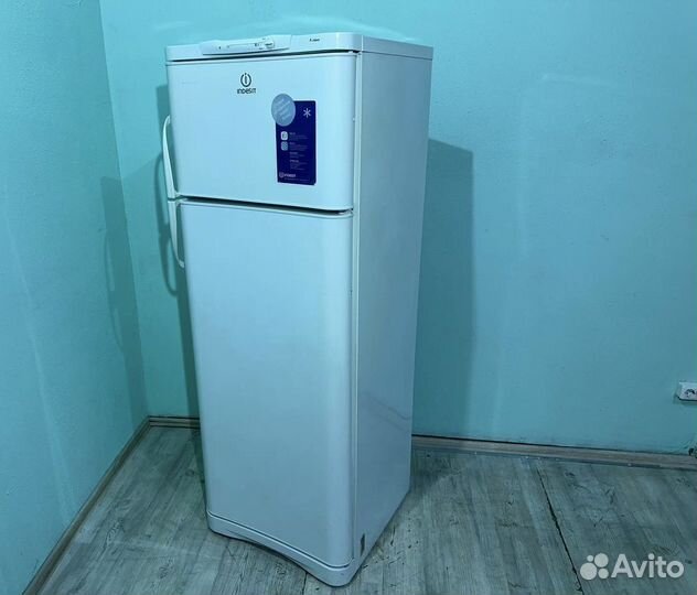 Холодильник бу indesit