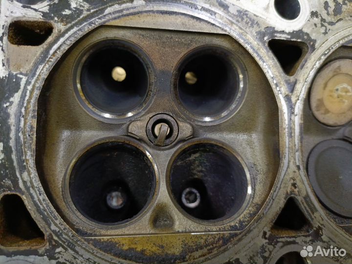 Головка блока цилиндров Ford 2.0 Zetec