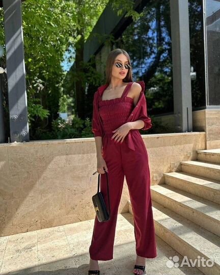 Женский костюм