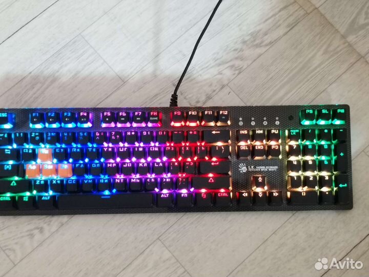 Игровая механическая клавиатура