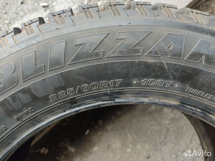 Bridgestone Blizzak Spike-01 225/60 R17 103T