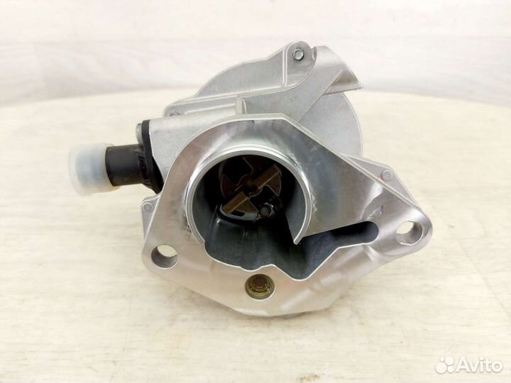 Насос вакуумный Renault Duster/Nissan Terrano