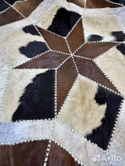 Ковер из шкуры коровы и верблюда