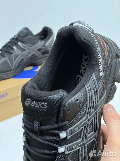 Кроссовки asics