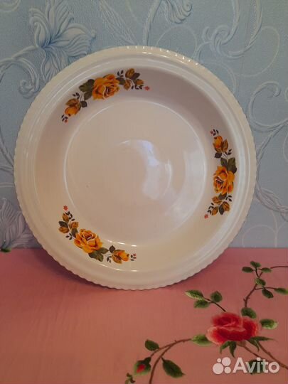 Эмалированное большое блюдо