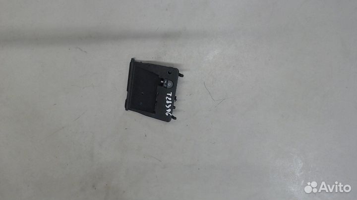 Камера переднего вида Toyota Auris E18 2012, 2017