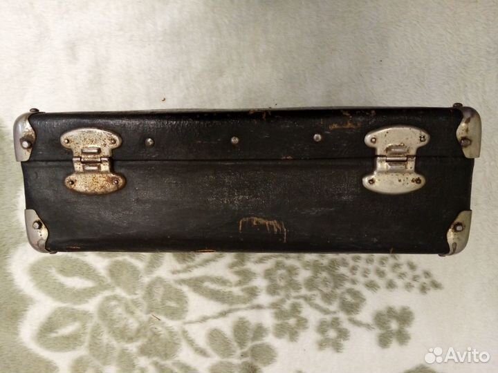 Чемодан фибровый с изображением оленей черный 50-е