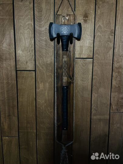 Топор двусторонний