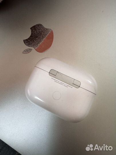 Airpods pro кейс и левый наушник