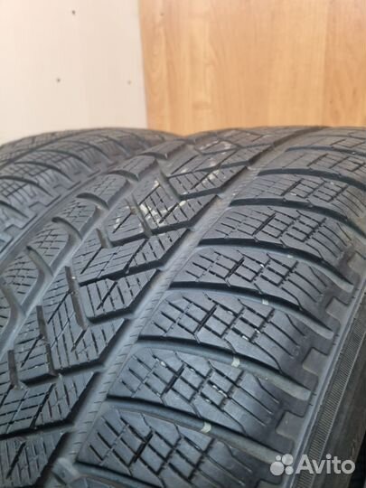 Pirelli Scorpion Winter RFT 255/55 R18