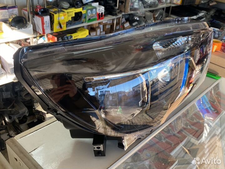 Фара веста левый,правый