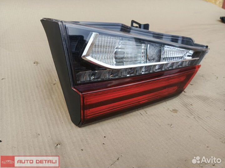 Внутренний фонарь левый на Lexus RX 4
