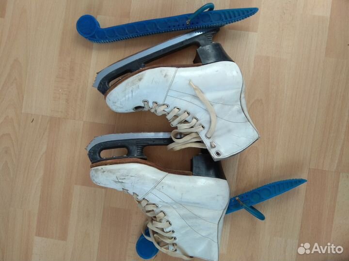 Коньки женские фигурные 35 размер