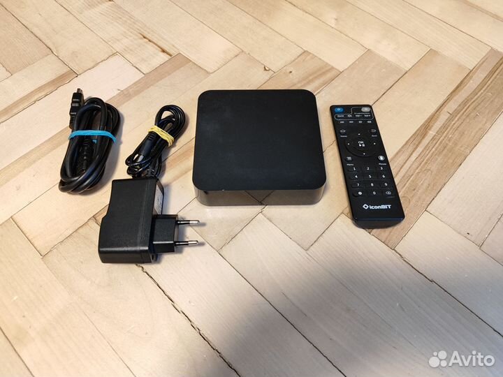 SMART tv приставка Iconbit movie quatra