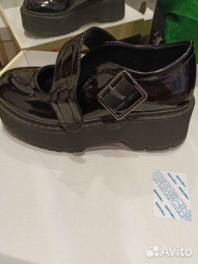 Продам туфельки