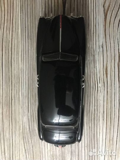 1/24 Модель авто Газ-12 Зим от RoadLegends