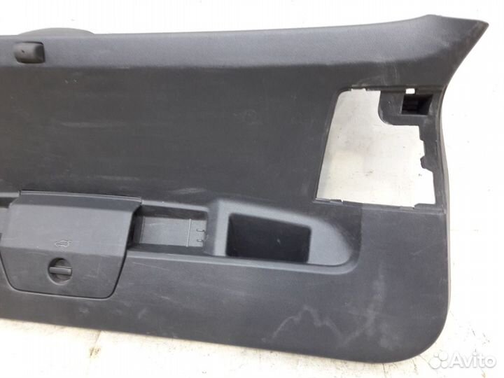 Обшивка двери задка Volkswagen Tiguan 2 2017