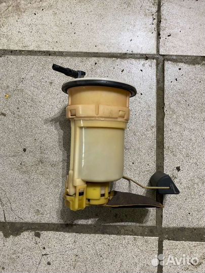 Бензонасос с корпусом toyota camry 30 2,4