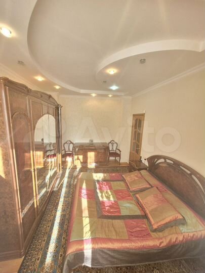 3-к. квартира, 100 м², 1/3 эт.