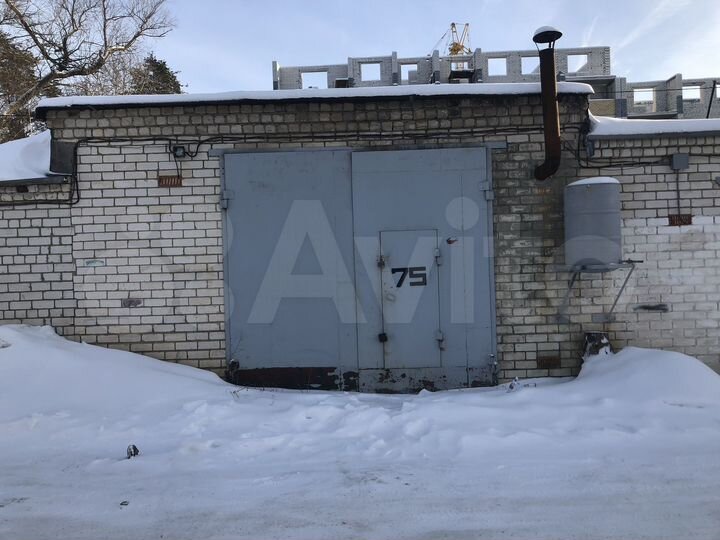 Гараж, > 30 м²