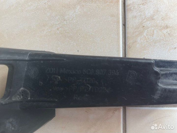 Кронштейн бампера задний правый Volkswagen Jetta 6