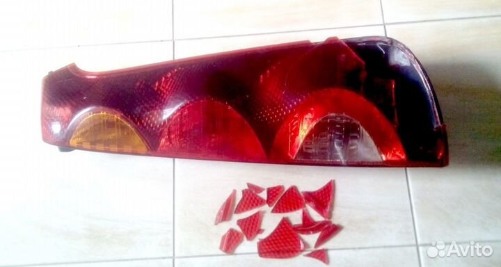 Задний правый фонарь Nissan Note