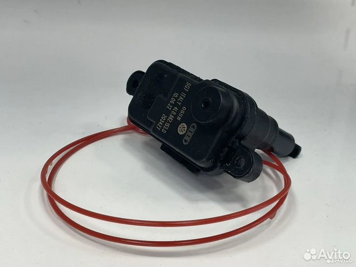 VAG 4L0862153D Замок лючка бензобака Audi