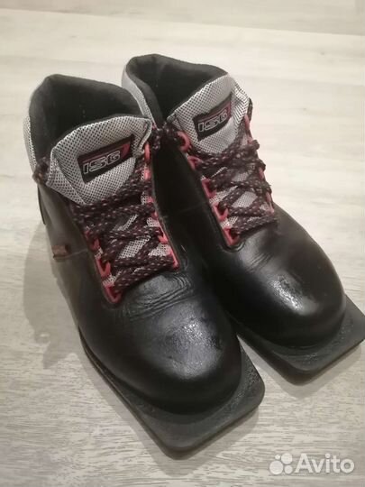 Ботинки лыжные