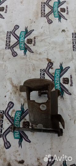 Кронштейн кпп Volkswagen Golf 2