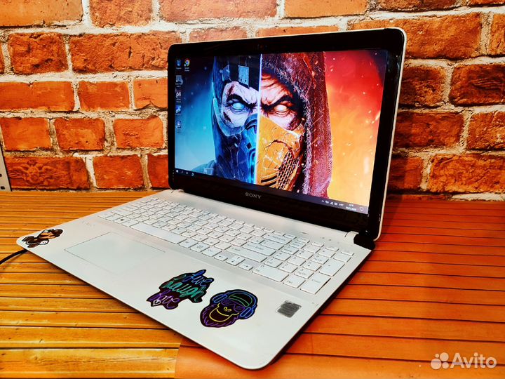 Sony Vaio SVF152C29V - Core i3-3 Gen \ 4 Озу \ 320