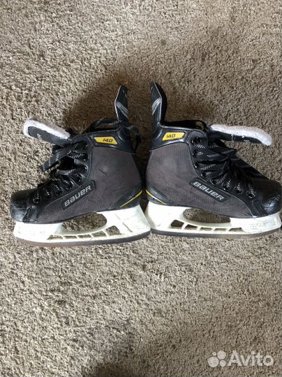 Продаю хоккейные коньки