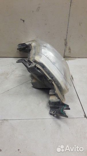 Фара левая Toyota Hilux