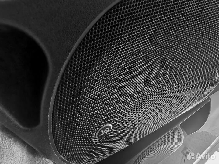 Колонки Mackie Thump15 и 15A. Пульт. Микрофоны