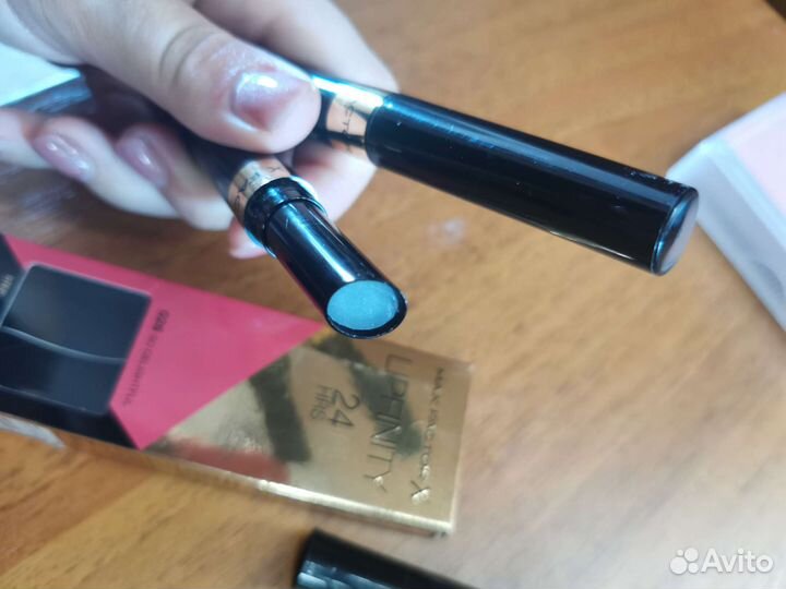 Блеск для губ max factor