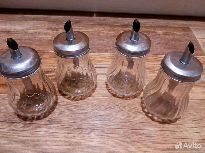 Сахарница и дуршлаг,терка