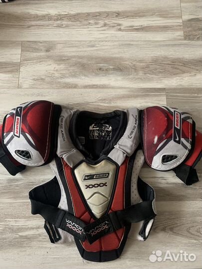 Нагрудник хоккейный bauer