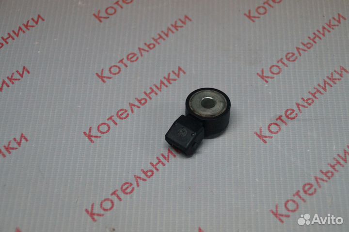 Nissan 22060-AU010 Датчик детонации