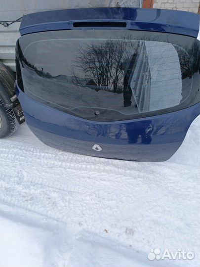 Дверь багажника