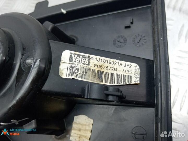 Моторчик печки Volkswagen Golf 3 1999 1J1819021C