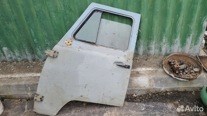 Кузов от УАЗ 452 буханка двери и другие запчасти